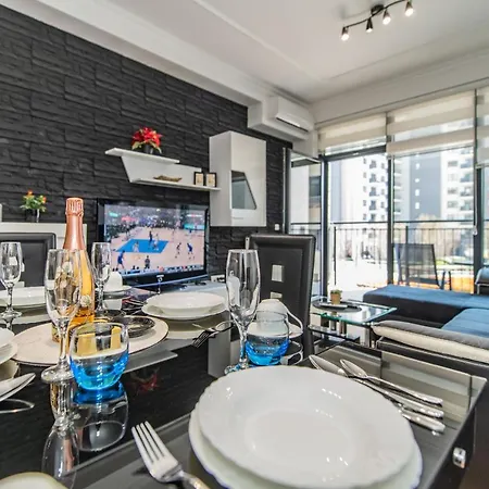 Modern In Waterfront Daire