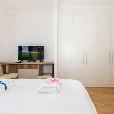 Modern In Waterfront * Belgrado